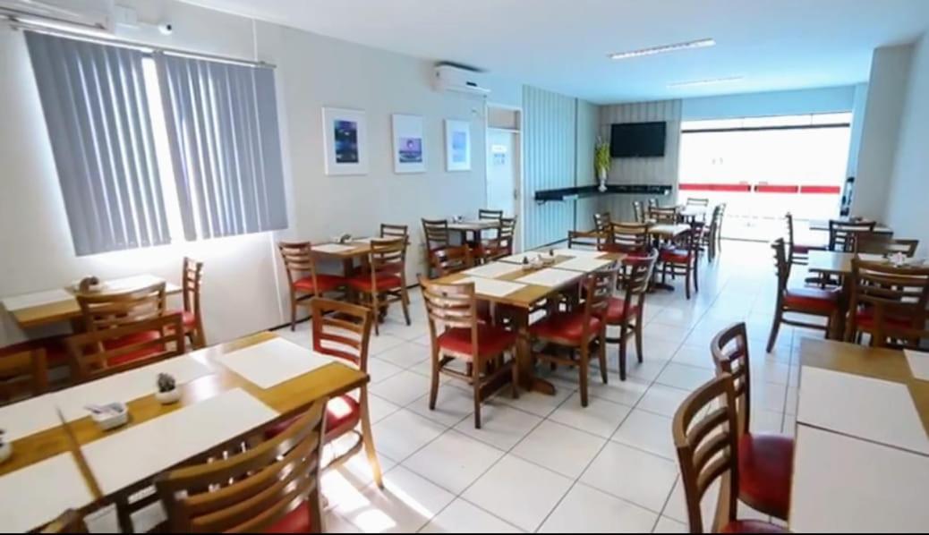 Holiday Hotel Picos Luaran gambar